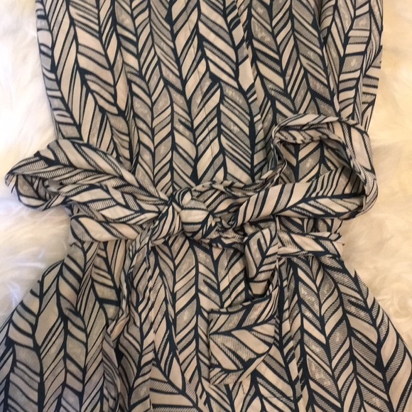 Waverly Grey Patterned Top - Picture 5 of 5